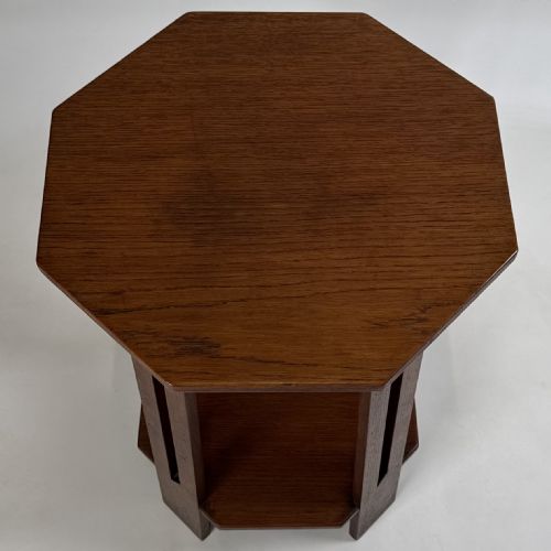 ANTIQUE 20TH CENTURY ART CRAFTS GOLDEN OAK SIDE TABLE - ADDITIONAL PHOTO 7