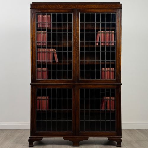 antique 20th century fine quality display cabinet in oak - CATEGORY: ANTIQUE BOOKCASES - DATED EDWARDIAN