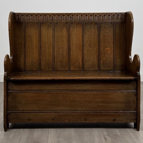 antique 20th century fine quality small oak settle - CATEGORY: ANTIQUE FURNITURE - DATED EDWARDIAN