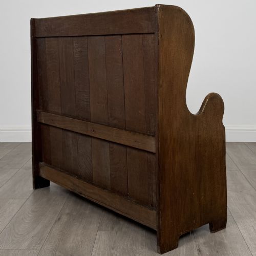 ANTIQUE 20TH CENTURY FINE QUALITY SMALL OAK SETTLE - ADDITIONAL PHOTO 5