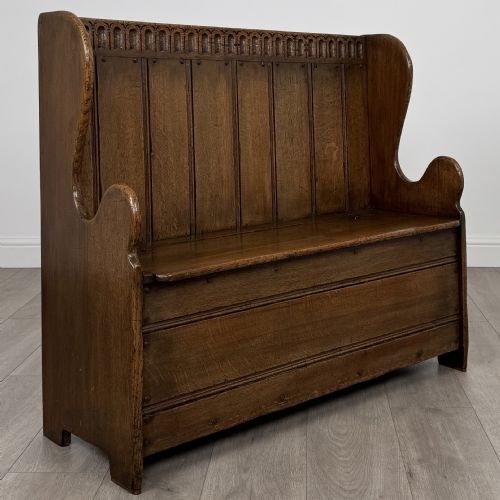 ANTIQUE 20TH CENTURY FINE QUALITY SMALL OAK SETTLE - ADDITIONAL PHOTO 7