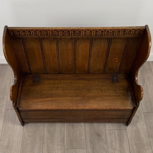 ANTIQUE 20TH CENTURY FINE QUALITY SMALL OAK SETTLE - ADDITIONAL PHOTO 8