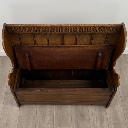ANTIQUE 20TH CENTURY FINE QUALITY SMALL OAK SETTLE - ADDITIONAL PHOTO 9