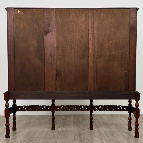 ANTIQUE 20TH CENTURY GOOD QUALITY DISPLAY CABINET IN WALNUT - ADDITIONAL PHOTO 11