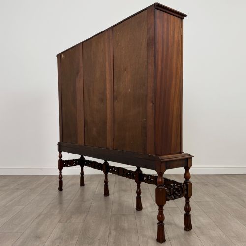 ANTIQUE 20TH CENTURY GOOD QUALITY DISPLAY CABINET IN WALNUT - ADDITIONAL PHOTO 12