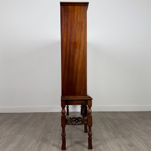 ANTIQUE 20TH CENTURY GOOD QUALITY DISPLAY CABINET IN WALNUT - ADDITIONAL PHOTO 13