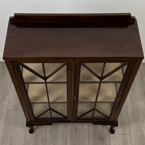 ANTIQUE 20TH CENTURY DISPLAY CABINET IN MAHOGANY - ADDITIONAL PHOTO 10