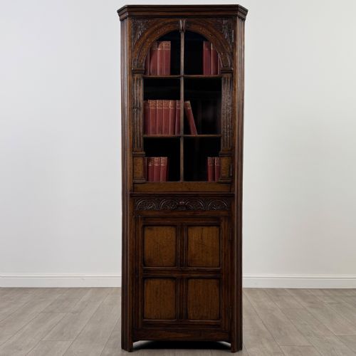 antique 20th century good quality corner cabinet in oak - CATEGORY: ANTIQUE CABINETS - DATED EDWARDIAN