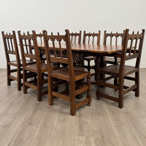 antique 20th century dining table with 8 dining chairs in oak - CATEGORY: ANTIQUE TABLES - DATED EDWARDIAN