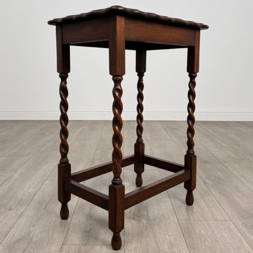 ANTIQUE 20TH CENTURY GOOD QUALITY SMALL OAK SIDE TABLE - ADDITIONAL PHOTO 3