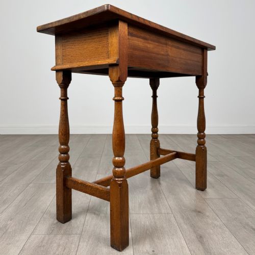 ANTIQUE 20TH CENTURY FINE QUALITY SIDE TABLE IN GOLDEN OAK - ADDITIONAL PHOTO 3