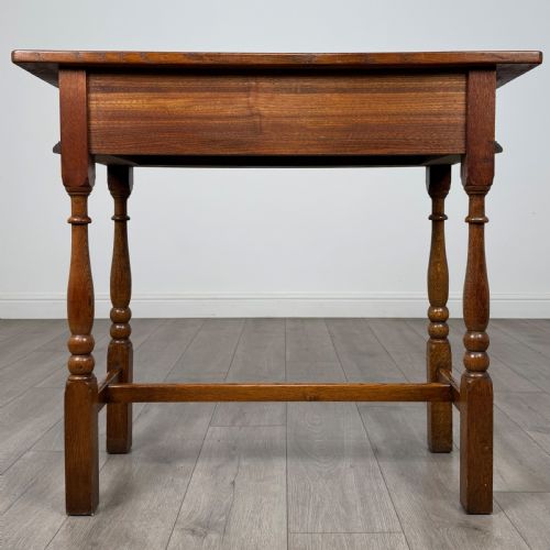ANTIQUE 20TH CENTURY FINE QUALITY SIDE TABLE IN GOLDEN OAK - ADDITIONAL PHOTO 4