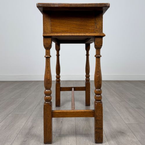 ANTIQUE 20TH CENTURY FINE QUALITY SIDE TABLE IN GOLDEN OAK - ADDITIONAL PHOTO 6