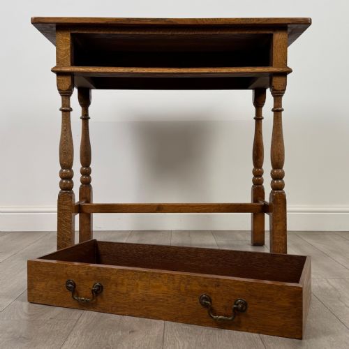 ANTIQUE 20TH CENTURY FINE QUALITY SIDE TABLE IN GOLDEN OAK - ADDITIONAL PHOTO 9