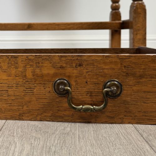 ANTIQUE 20TH CENTURY FINE QUALITY SIDE TABLE IN GOLDEN OAK - ADDITIONAL PHOTO 10