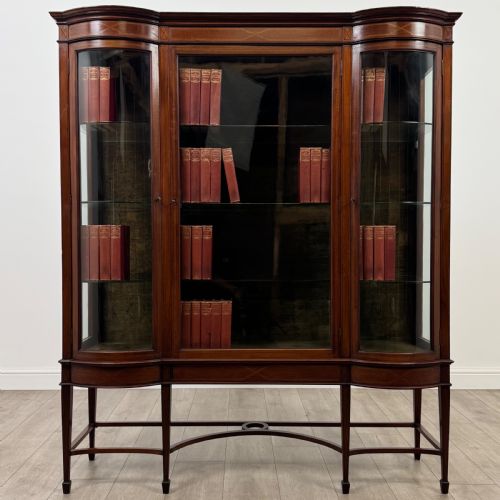 antique 20th century glazed display cabinet in mahogany - CATEGORY: ANTIQUE CABINETS - DATED EDWARDIAN