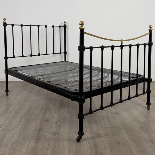 ANTIQUE 19TH CENTURY FINE QUALITY BRASS AND IRON DOUBLE BED - ADDITIONAL PHOTO 1