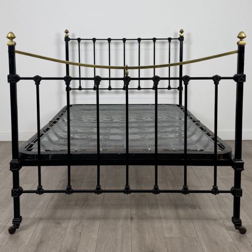 ANTIQUE 19TH CENTURY FINE QUALITY BRASS AND IRON DOUBLE BED - ADDITIONAL PHOTO 2