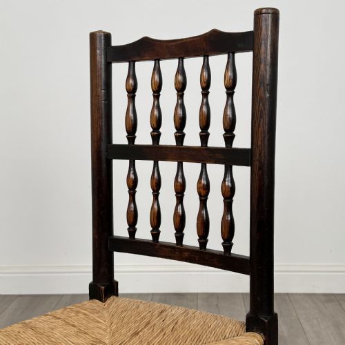 ANTIQUE 19TH CENTURY SET OF 8 SPINDLE BACK DINING CHAIRS IN OAK - ADDITIONAL PHOTO 3