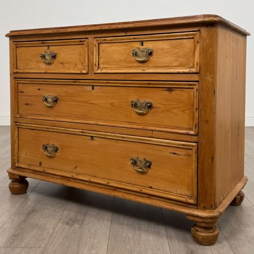 ANTIQUE 19TH CENTURY RUSTIC PINE CHEST OF DRAWERS - ADDITIONAL PHOTO 1