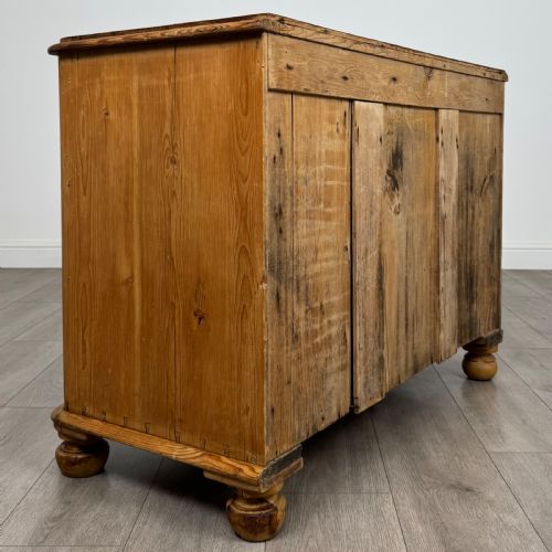 ANTIQUE 19TH CENTURY RUSTIC PINE CHEST OF DRAWERS - ADDITIONAL PHOTO 3
