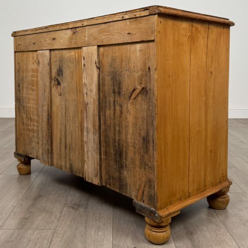 ANTIQUE 19TH CENTURY RUSTIC PINE CHEST OF DRAWERS - ADDITIONAL PHOTO 5