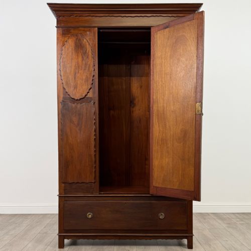 ANTIQUE 20TH CENTURY GOOD QUALITY WARDROBE IN MAHOGANY - ADDITIONAL PHOTO 1