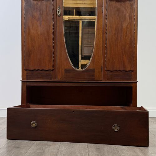 ANTIQUE 20TH CENTURY GOOD QUALITY WARDROBE IN MAHOGANY - ADDITIONAL PHOTO 9