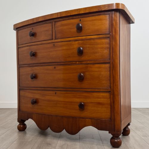 ANTIQUE 19TH CENTURY BOW FRONT CHEST OF DRAWERS IN MAHOGANY - ADDITIONAL PHOTO 1