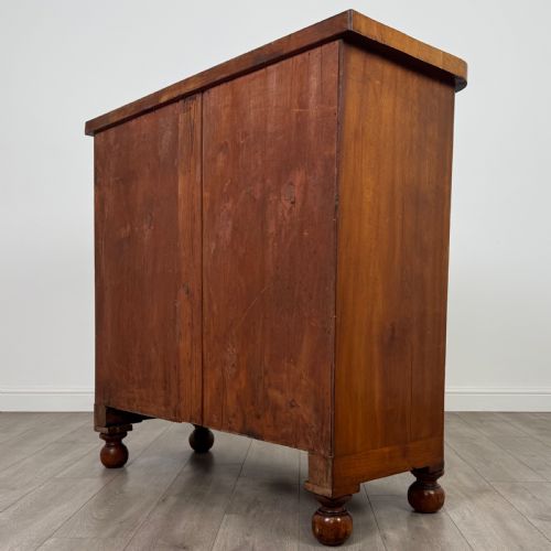 ANTIQUE 19TH CENTURY BOW FRONT CHEST OF DRAWERS IN MAHOGANY - ADDITIONAL PHOTO 5