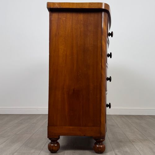 ANTIQUE 19TH CENTURY BOW FRONT CHEST OF DRAWERS IN MAHOGANY - ADDITIONAL PHOTO 6