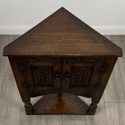 ANTIQUE 20TH CENTURY SMALL CARVED OAK CORNER CABINET - ADDITIONAL PHOTO 3