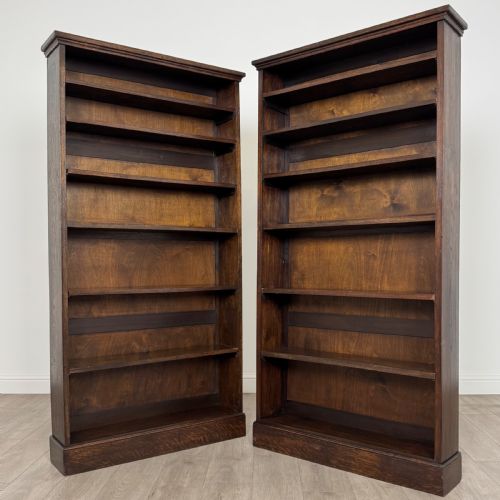 antique 20th century pair of tall bookcases in oak - CATEGORY: ANTIQUE BOOKCASES - DATED EDWARDIAN