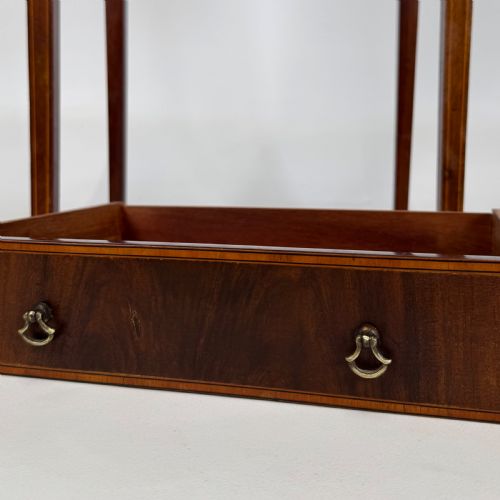 ANTIQUE 20TH CENTURY SMALL MAHOGANY SIDE TABLE - ADDITIONAL PHOTO 10