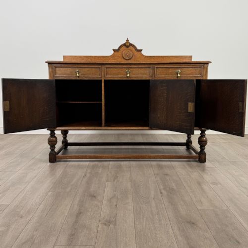 ANTIQUE 20TH CENTURY GOOD QUALITY SIDEBOARD IN GOLDEN OAK - ADDITIONAL PHOTO 1
