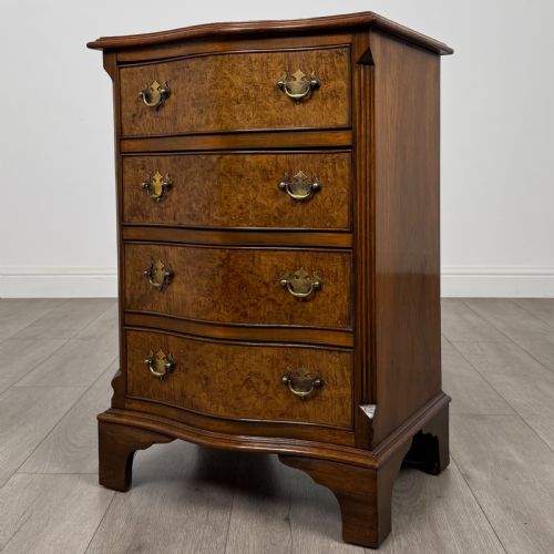 ANTIQUE 20TH CENTURY SERPENTINE CHEST OF DRAWERS IN BURR WALNUT - ADDITIONAL PHOTO 1