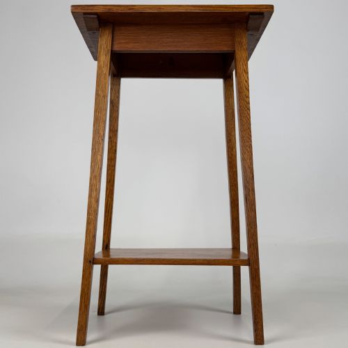 ANTIQUE 20TH CENTURY GOOD QUALITY SIDE TABLE IN GOLDEN OAK - ADDITIONAL PHOTO 2