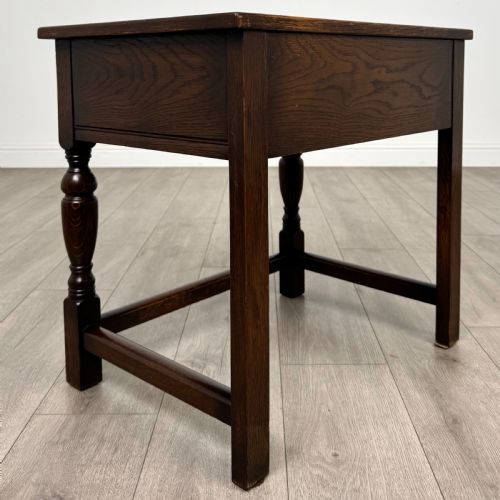 ANTIQUE 20TH CENTURY GEOMETRIC SIDE TABLE IN OAK - ADDITIONAL PHOTO 3