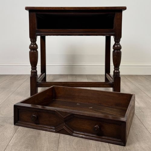 ANTIQUE 20TH CENTURY GEOMETRIC SIDE TABLE IN OAK - ADDITIONAL PHOTO 9