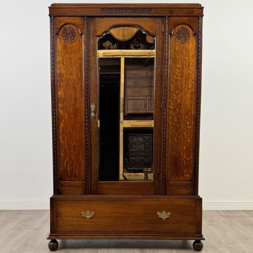 antique 20th century good quality wardrobe in oak - CATEGORY: ANTIQUE WARDROBES - DATED EDWARDIAN