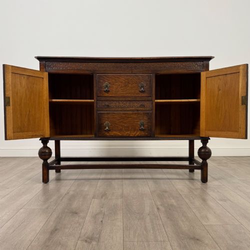 ANTIQUE 20TH CENTURY GOOD QUALITY SIDEBOARD IN OAK - ADDITIONAL PHOTO 1