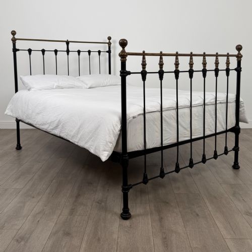 antique 19th century good quality brass and iron double bed - CATEGORY: ANTIQUE BEDS - DATED VICTORIAN