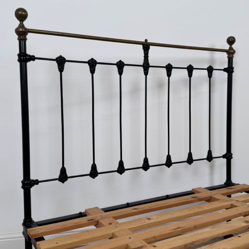 ANTIQUE 19TH CENTURY GOOD QUALITY BRASS AND IRON DOUBLE BED - ADDITIONAL PHOTO 4