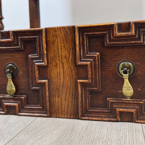ANTIQUE 18TH CENTURY JACOBEAN GEOMETRIC DRESSER BASE IN OAK - ADDITIONAL PHOTO 10