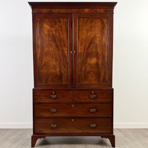antique 18th century linen press cupboard in mahogany - CATEGORY: ANTIQUE CUPBOARDS - DATED GEORGIAN