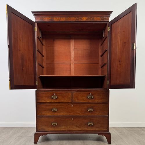 ANTIQUE 18TH CENTURY LINEN PRESS CUPBOARD IN MAHOGANY - ADDITIONAL PHOTO 1