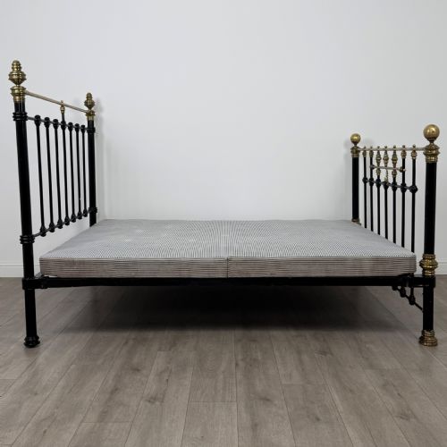 ANTIQUE 19TH CENTURY FINE QUALITY BRASS AND IRON KING SIZE BED - ADDITIONAL PHOTO 2