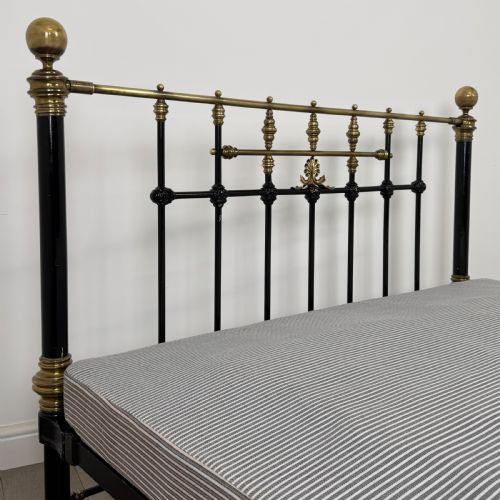 ANTIQUE 19TH CENTURY FINE QUALITY BRASS AND IRON KING SIZE BED - ADDITIONAL PHOTO 6
