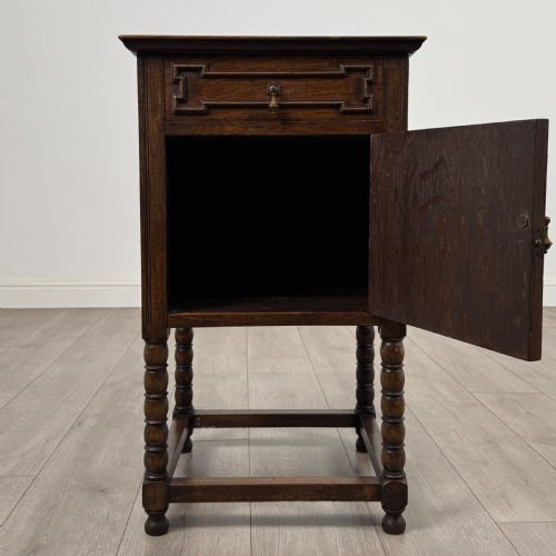 ANTIQUE 20TH CENTURY JACOBEAN STYLE CABINET IN OAK - ADDITIONAL PHOTO 1