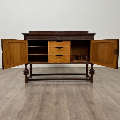 ANTIQUE 20TH CENTURY FINE QUALITY FITTED SIDEBOARD IN OAK - ADDITIONAL PHOTO 1